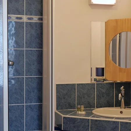 Les Chambres De L'Elysee Bed & Breakfast